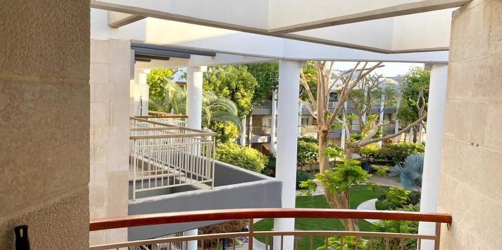 ירדן ברויאל פארק המרפסת (2).jpeg