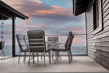 וילאג' צימר  - בקתות העץ