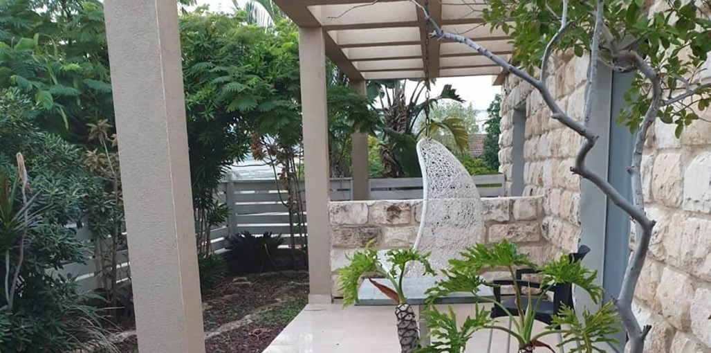 בראשית בגולן חוץ 4 גולן וחרמון.jpg