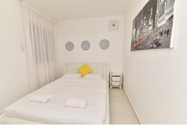 קראון דירות נופש – Crown - דירת גן דלוקס