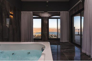 פנטהאוז הקומה ה-20 - המרפסת הג'קוזי והנוף