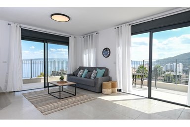 בית אירופה - דירת 4 חדרים-sea view