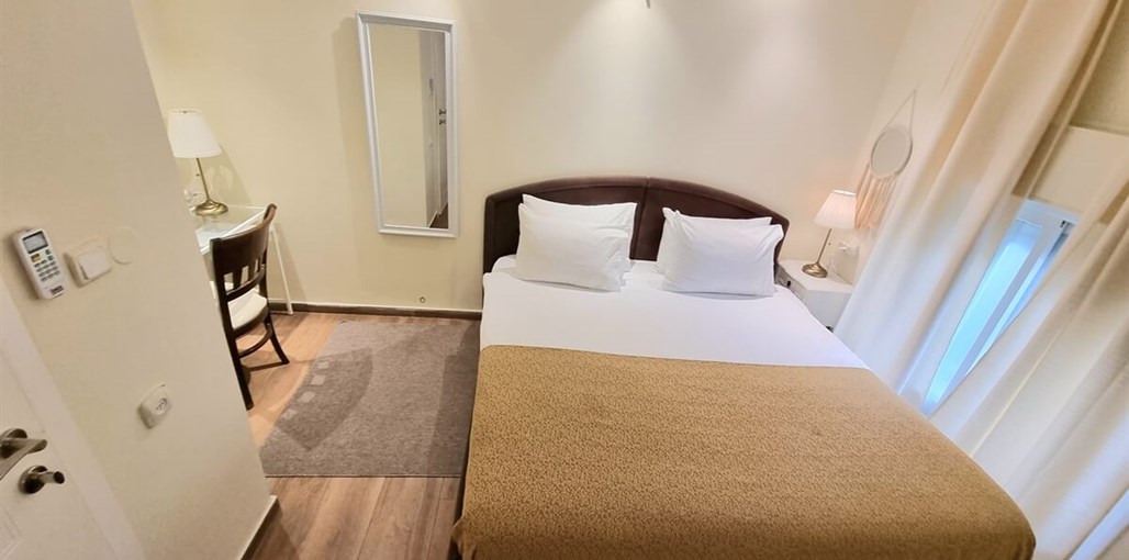 הבית של מייק חדר זוגי.jpg