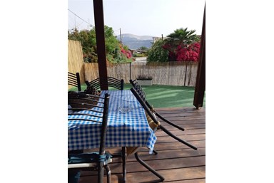 נוריתא - נוריתא בחצר