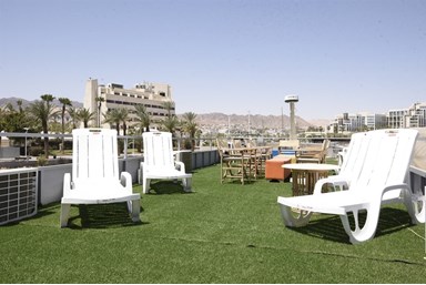 חוויה על המים אילת - מתחם החוץ והבריכה