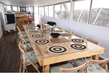 חוויה על המים אילת - מתחם החוץ והבריכה