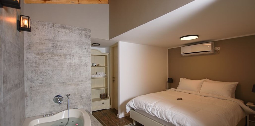 בקתות יער בכרמל יער בכרמל (64).jpg