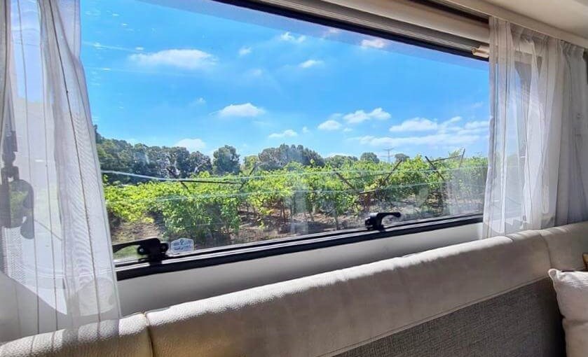 קרוואנוס קרוואנוס פנים הקרוואן (1).jpg