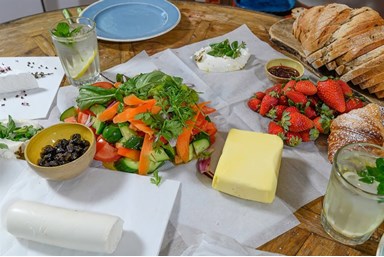 אדמאיה - ארוחות