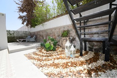 לינור סוויטס - מתחם החוץ