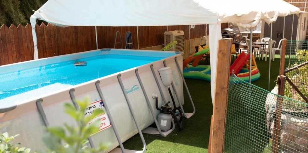 הסוויטה ברחוב הנץ המרפסת מול הים   מתאימה ל-6 איש (12).jpeg