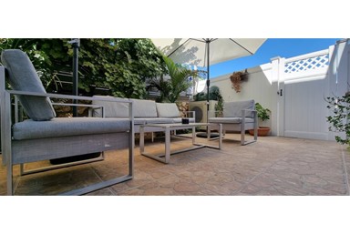 יעלה בנוף ראש פינה - החצר