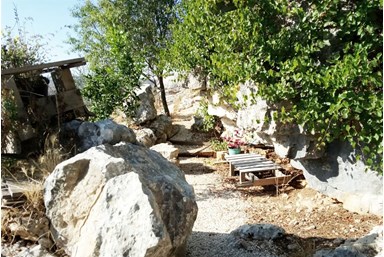 לינה בסלע - הבוסתן והסביבה