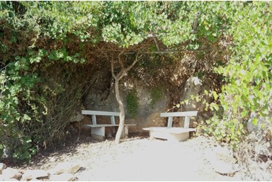 לינה בסלע - הבוסתן והסביבה