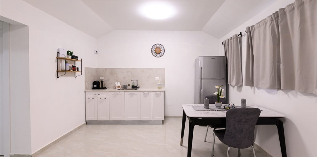 הבקתה במחסייה הבקתה במחסיה (10).jpg