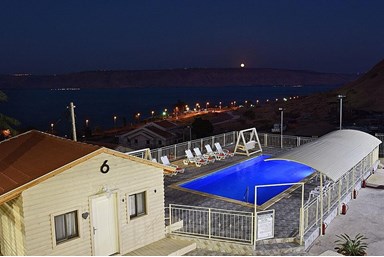 כנרת וילג' - מתחם החוץ