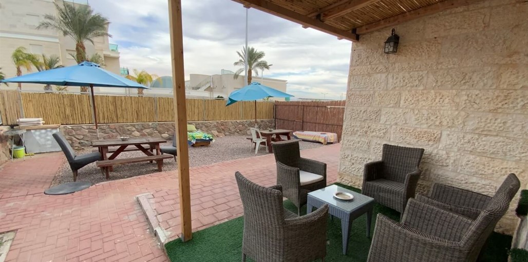 הכי קרוב לים ולטיילת ברחוב טופז חוץ (1).jpg