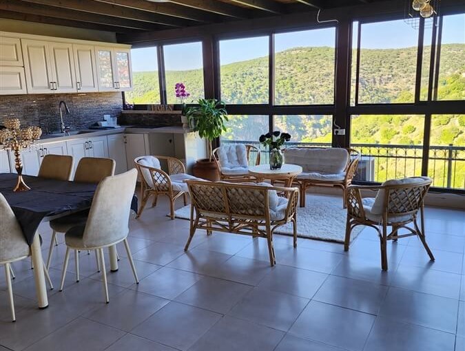 אירוח באכזיב פנים הדירה (4).jpg