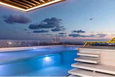 פנטהאוז סייז - מעל שמי קיסריה