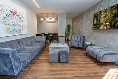 פינה בכרמל - הלובי