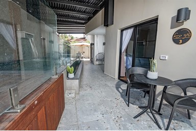 פינה בכרמל - מתחם החוץ והסביבה