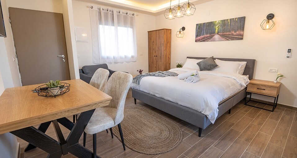 אחוזת האלונים עלה ובלוט (3).jpg