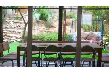 אוליבס ערד - Olives - החלל המשותף והחצר