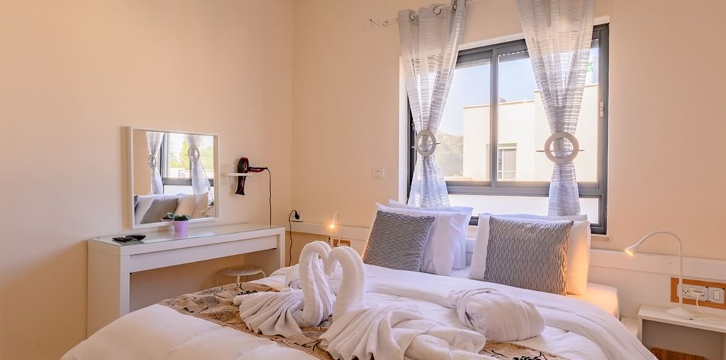 Sparrow - ספארו חופשה בעמק DSC_0893-HDR.jpg