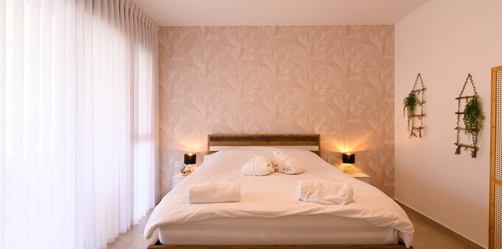 חלום על הגלים חלום על הגלים (36).jpg