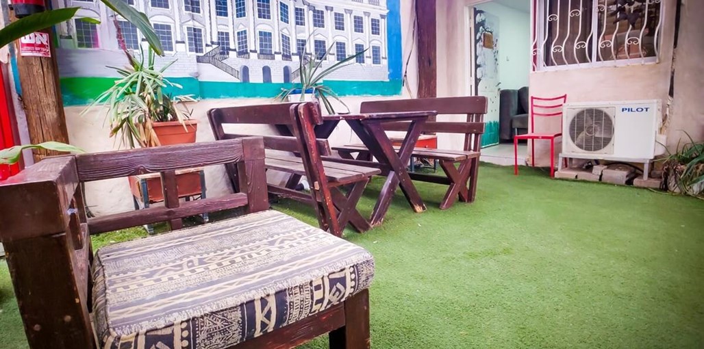 אכסניית הבית הלבן אילת outdoor-01.jpg