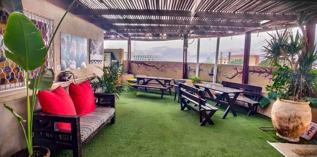 אכסניית הבית הלבן אילת outdoor-02.jpg