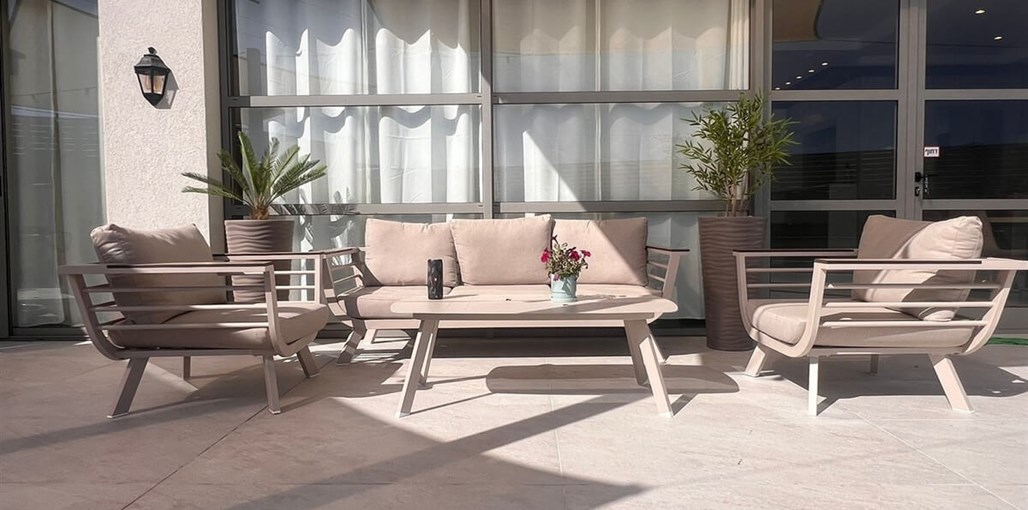 סוויטות פרנקה מתחם החוץ  (2).jpg