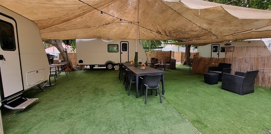 הקראוון של ויויאן הקראוון של ויויאן (11).jpg