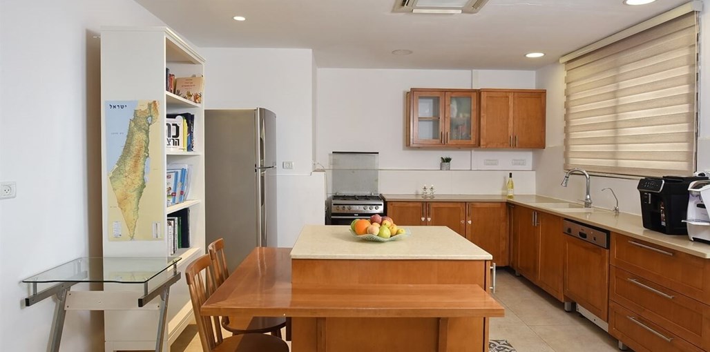 לויקיישן טבריה Levication פנים (3).jpg