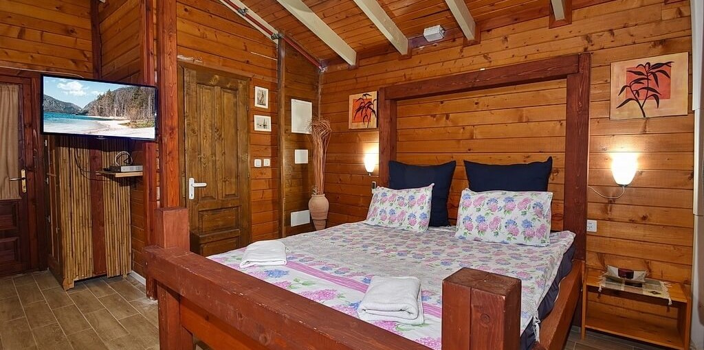 בקתות לואיז IMG-20250304-WA0062.jpg