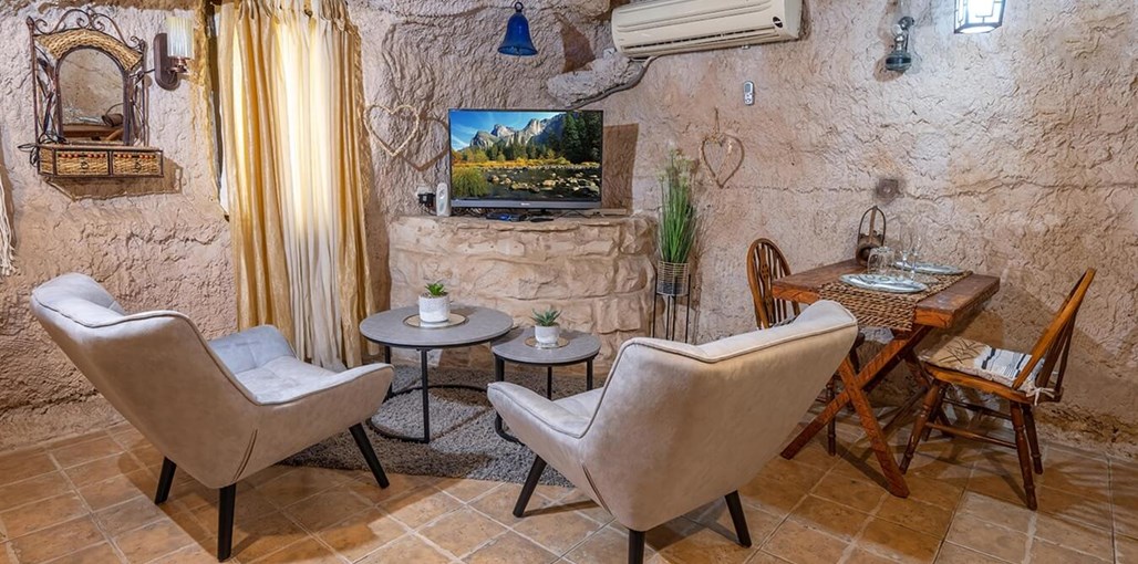 חלום במערה חושן (3).jpg