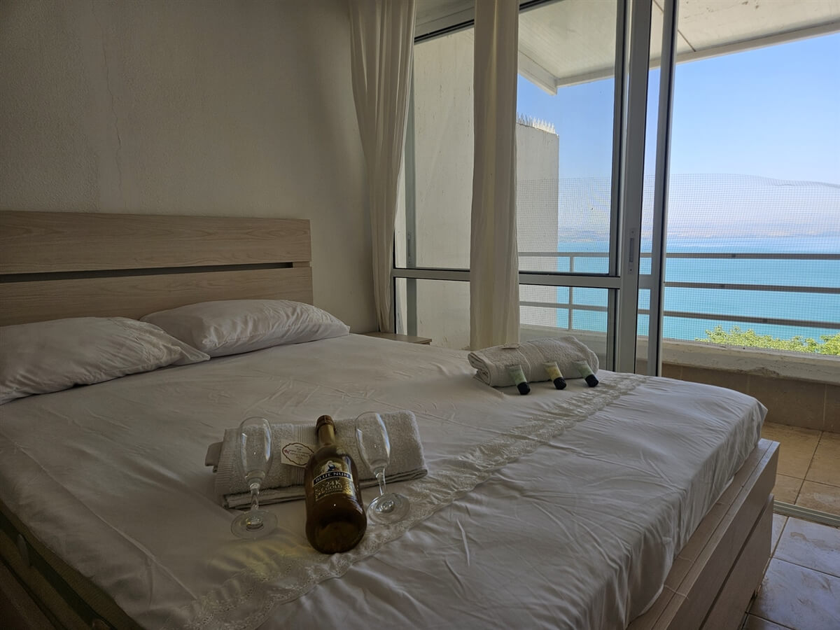 חלום בכנרת על הצוק