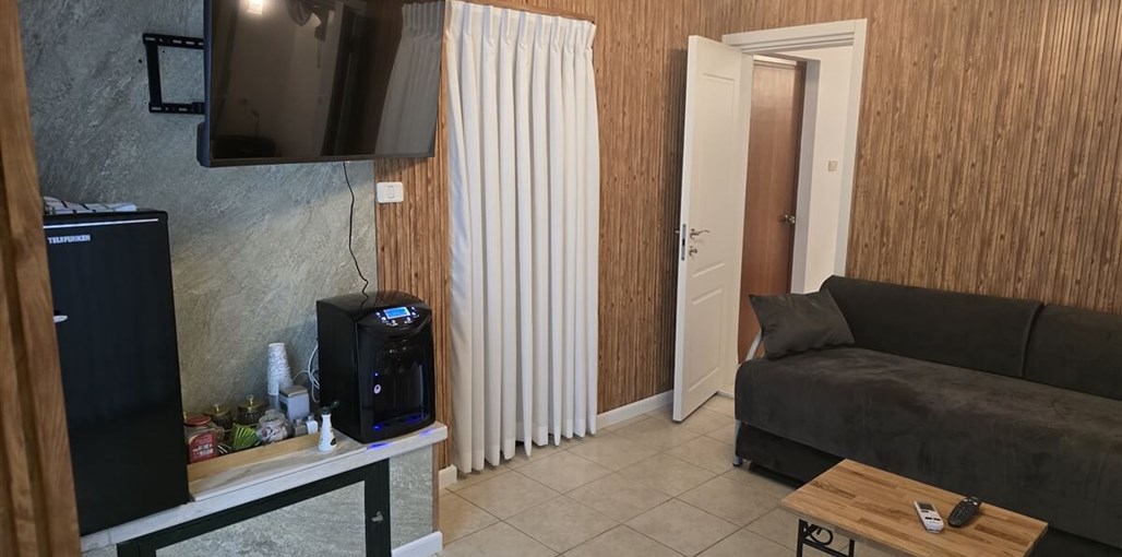 חלומות בגבעה 20250512_205412_result.jpg