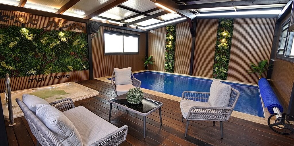 סוויטות אביאור מתחם הבריכה (15).jpg