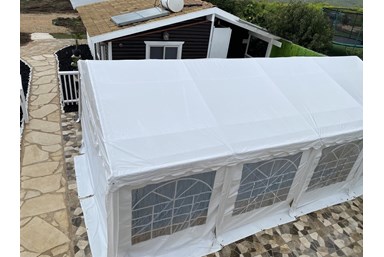 דובדבן בגולן - לזוגות בלבד - החצר והנוף