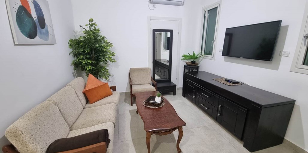 אירוח פאר גויאבה- אפרסק (3).jpg