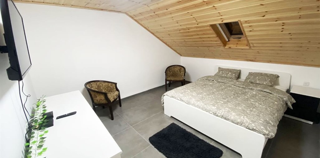 מול הים הכחול סוויטה (1).jpg