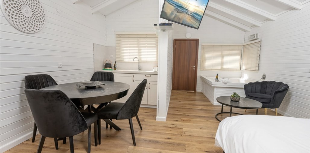 אדל אחוזת יוקרה צימר 2 (5).jpg