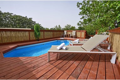 פינה במעיין - מתחם החוץ