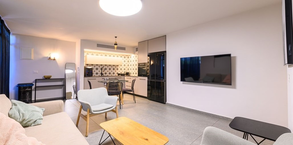 סוויטות רוקח דירת דופלקס (6).jpg