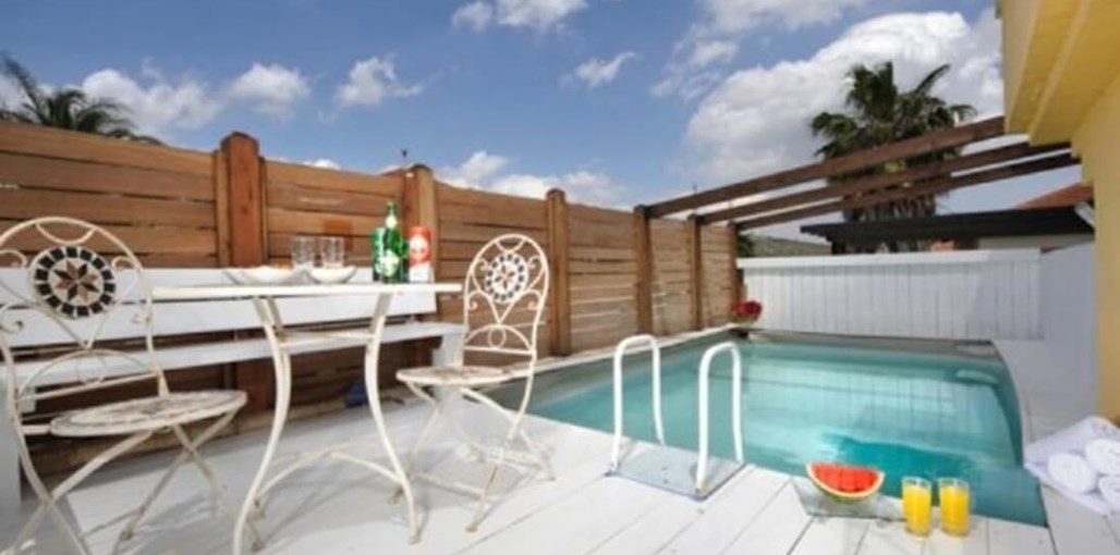 חלון לכנרת חצר (3).jpg