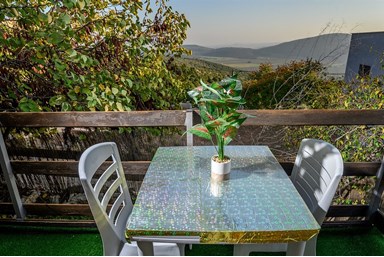 בקתות עץ המעיין - בקתות העץ