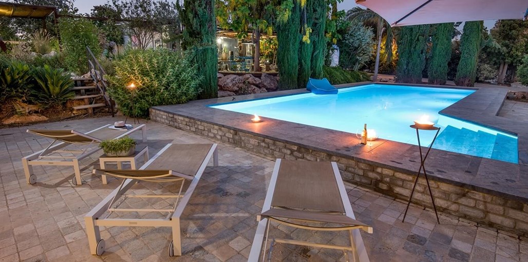 סוויטות פלינה חצר (12).jpg