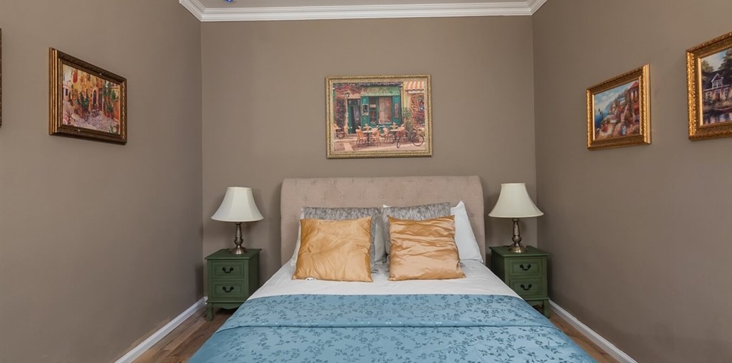 הרמספא הוטל - Hermespa Hotel חדר עם חצר וג'קוזי (10).jpg