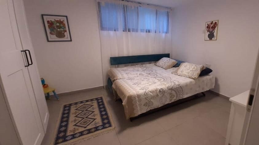 קסם המלכה פנים היחידה (2).jpeg